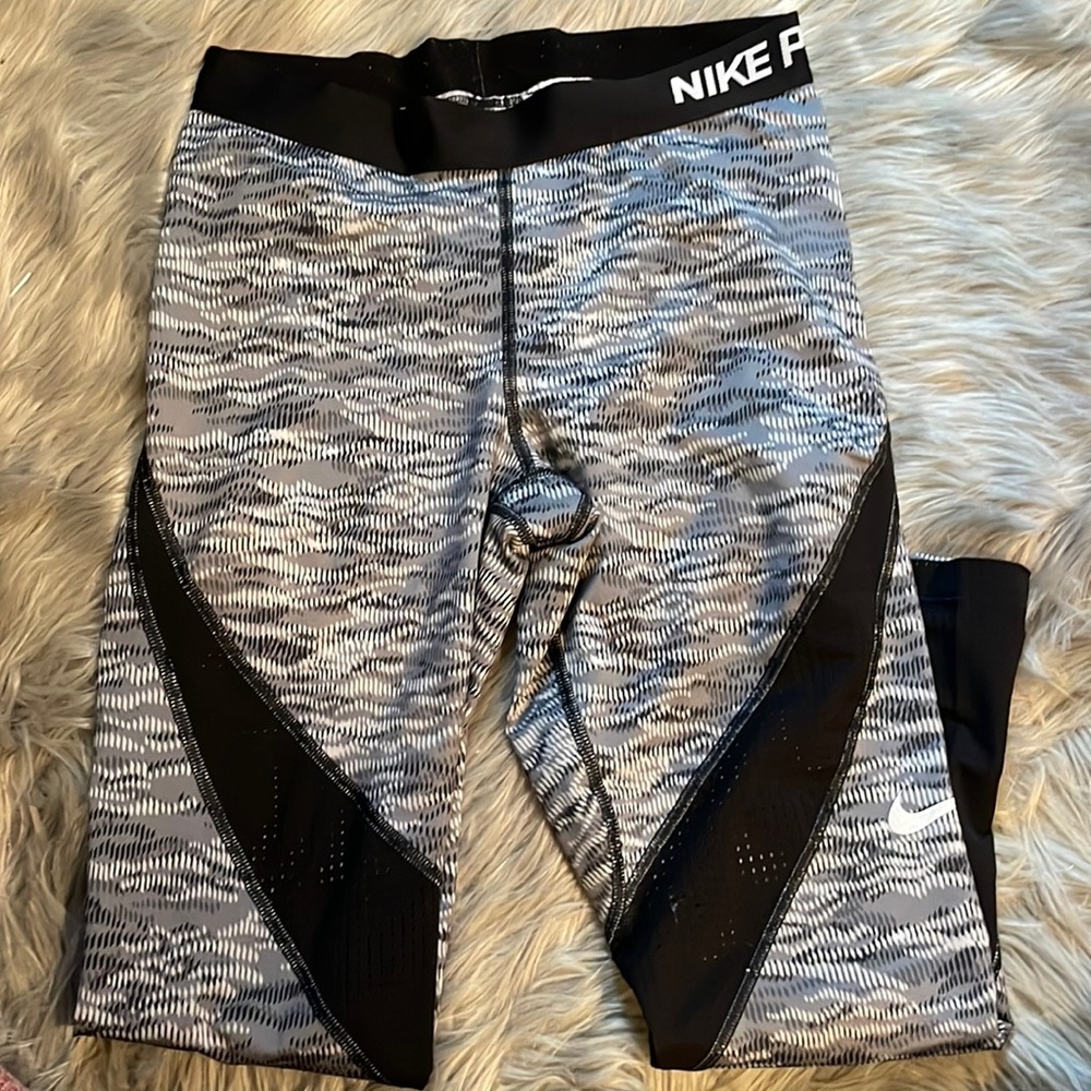 NIKE PRO leggings